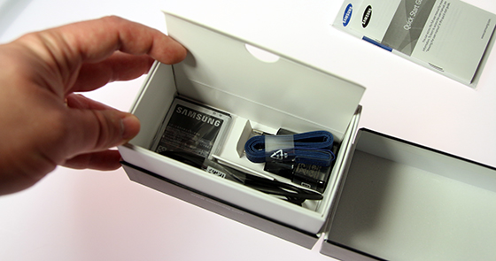 Samsung Galaxy Camera Unboxing-3