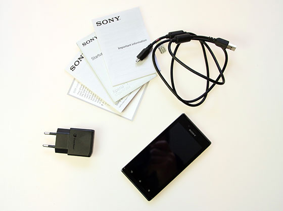 Sony Xperia J Unboxing
