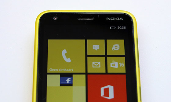 Nokia-Lumia-620-Display