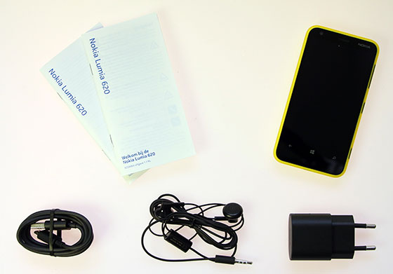 Nokia-Lumia-620-Unboxing