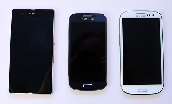 Van links naar rechts: Xperia Z, S4 Mini en SIII