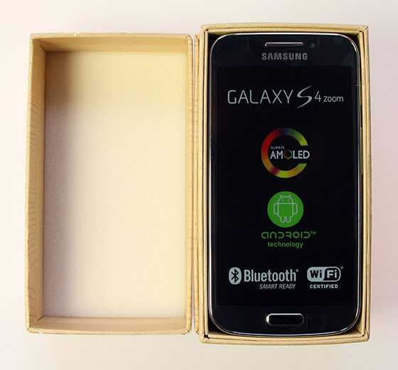 Samsung-Galaxy-S4-Zoom-Unboxing-1
