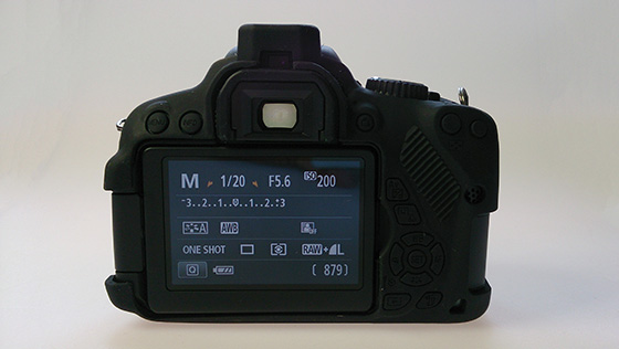 easyCover-CameraCase-650D-Display