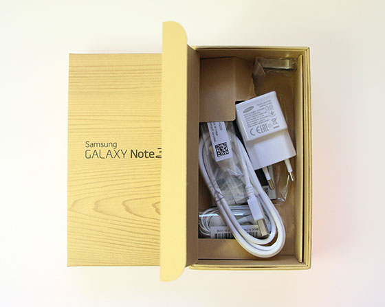 Samsung-Galaxy-Note-3-Unboxing-3