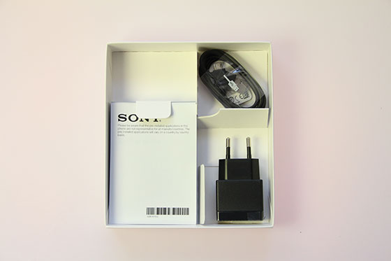 Sony-Xperia-Z1-Unboxing-3