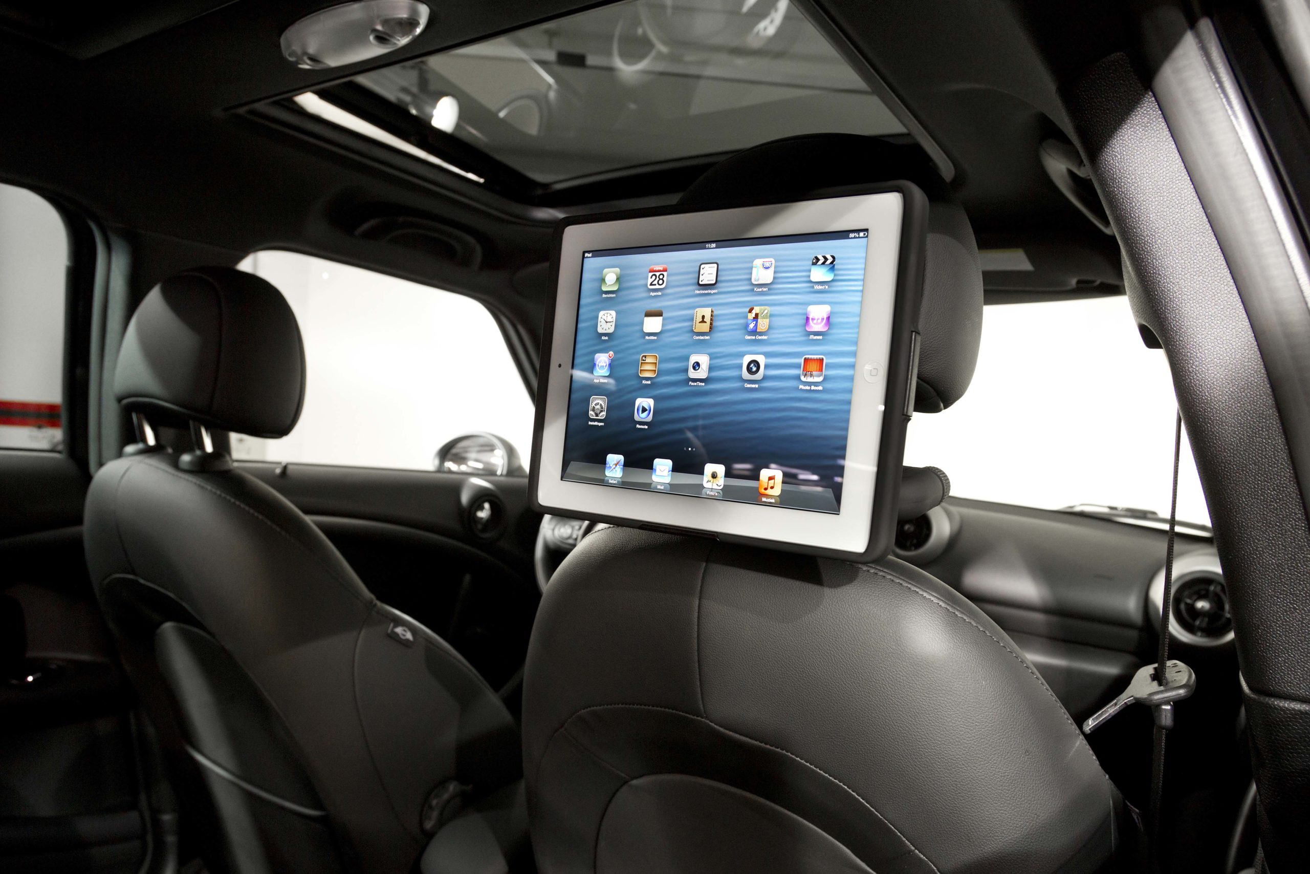 rekenkundig getuige graven Review: inCarBite iPad autohoofdsteun bevestiging - GadgetGear.nl