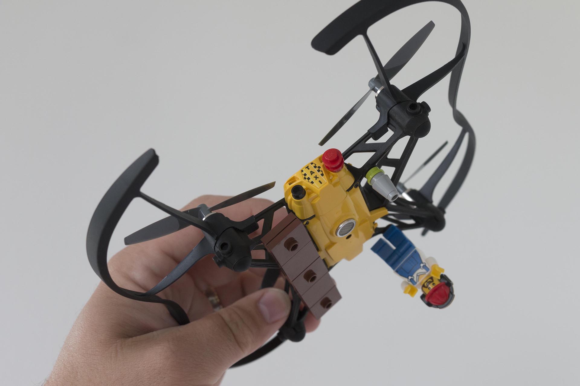 Parrot Airborne Travis Minidrone