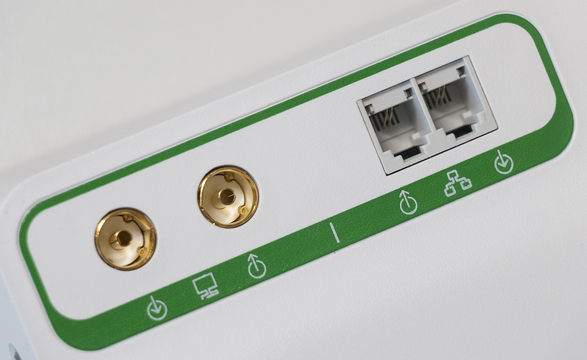 Review: APC PMF83VT Surge Protector (Stekkerdoos met GadgetGear.nl