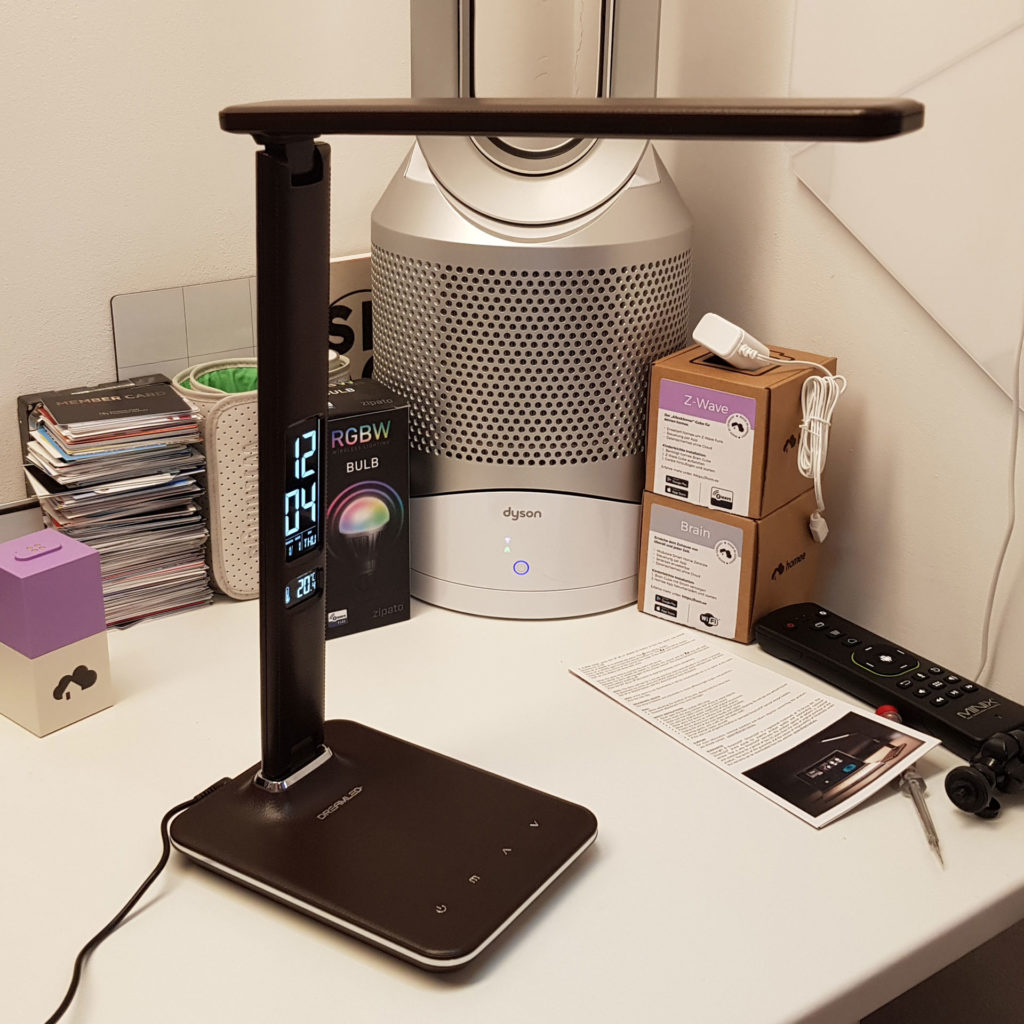 Schaar Verliefd Port Review: DreamLED Multifunctional Leather Desk Lamp DLL-70 - GadgetGear.nl