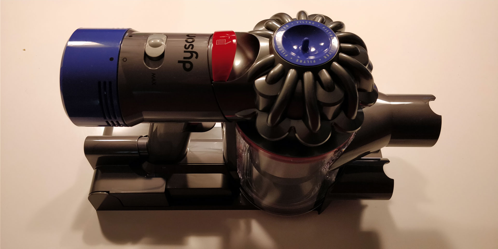 Seizoen Octrooi stout Review: Dyson V7 Fluffy (Snoerloze Steelstofzuiger) - GadgetGear.nl