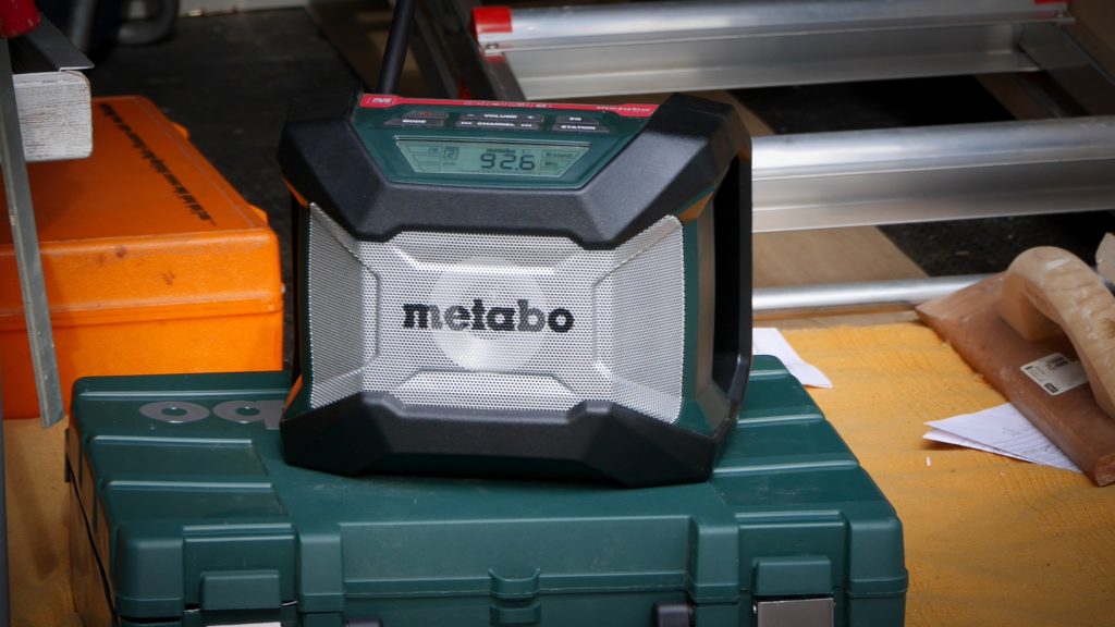 Review: Metabo R 12-18 BT Bouwradio geschikt voor tuin strand) - GadgetGear.nl