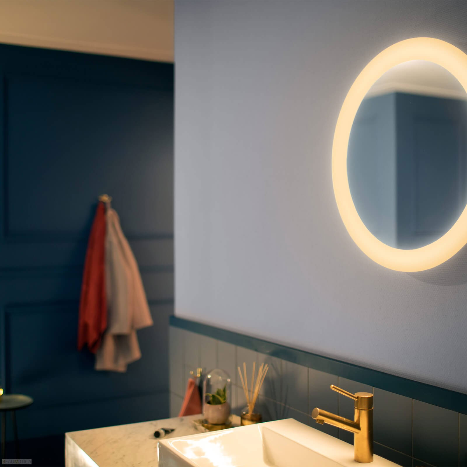 Azijn intellectueel Ziektecijfers Philips introduceert badkamerspiegel met HUE verlichting - GadgetGear.nl