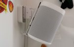 Vogel's Wall Mount for Sonos One & Play:1 zijkant