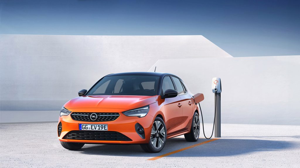Opel Corsa-e 2019 aan de lader