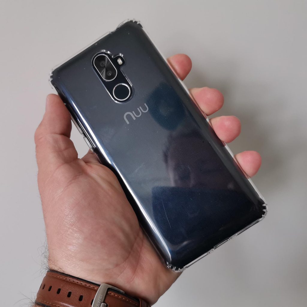 Nuu Mobile G2 achterkant in cover