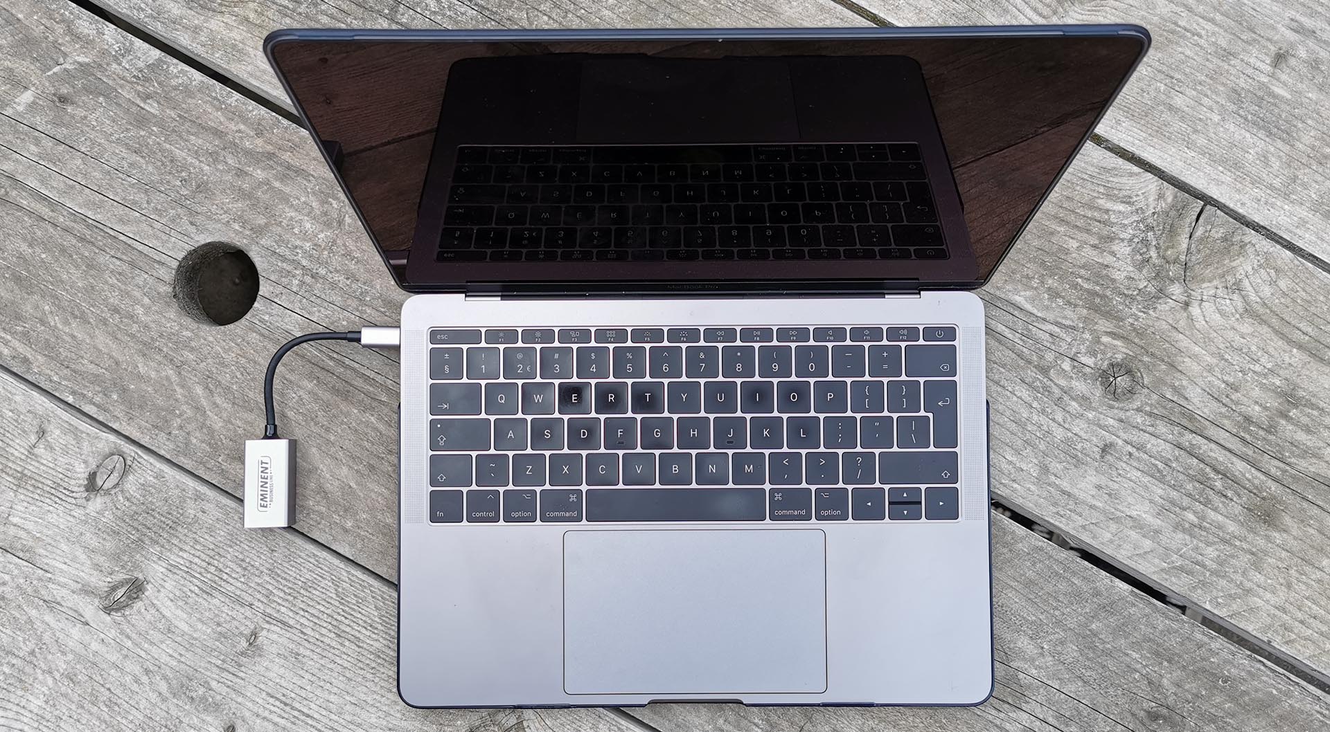 Eminent Business Line Type-C to VGA Converter met MacBook Pro