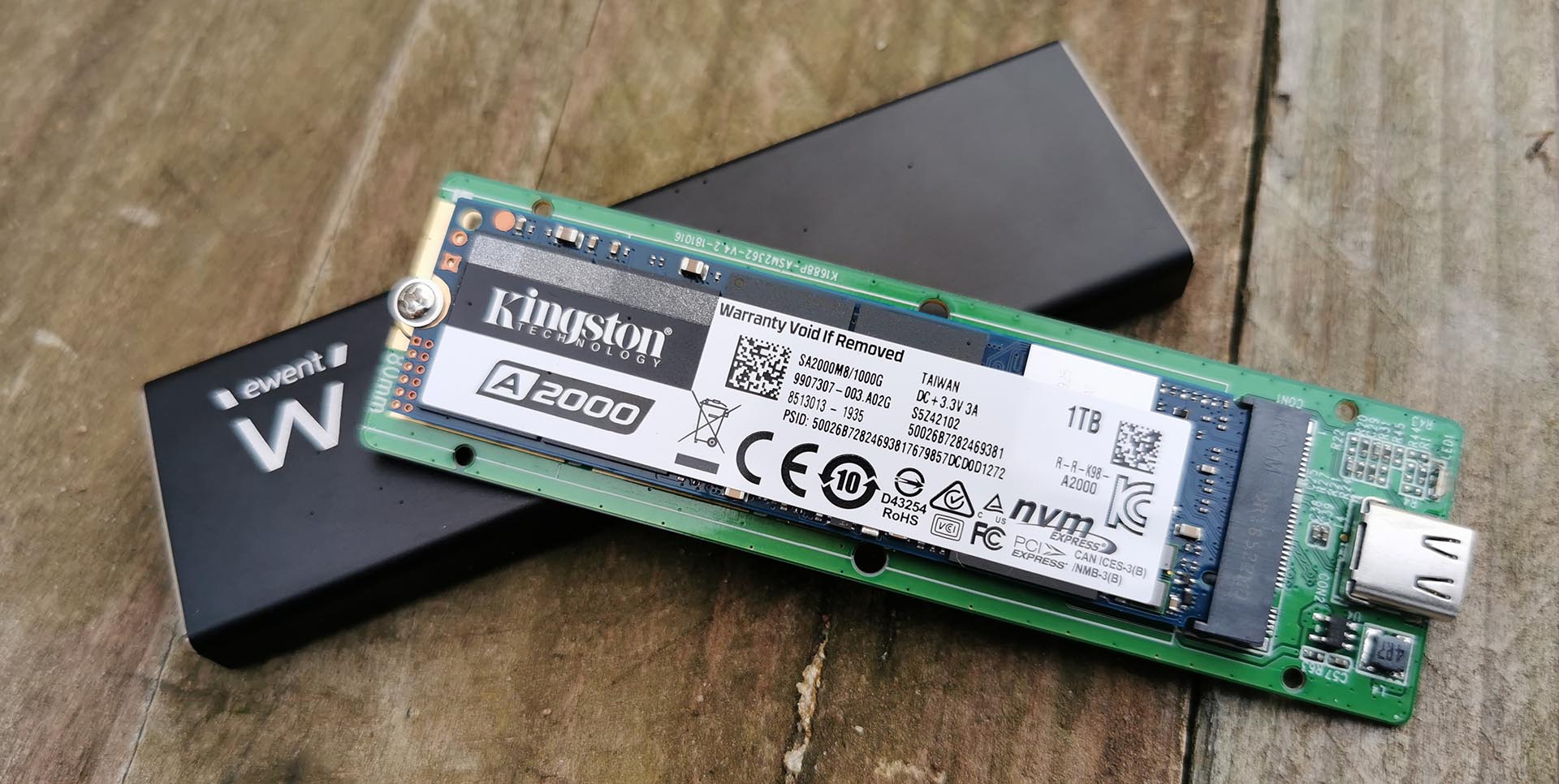 Ewent EW7024 met Kingston A2000 NVMe SSD