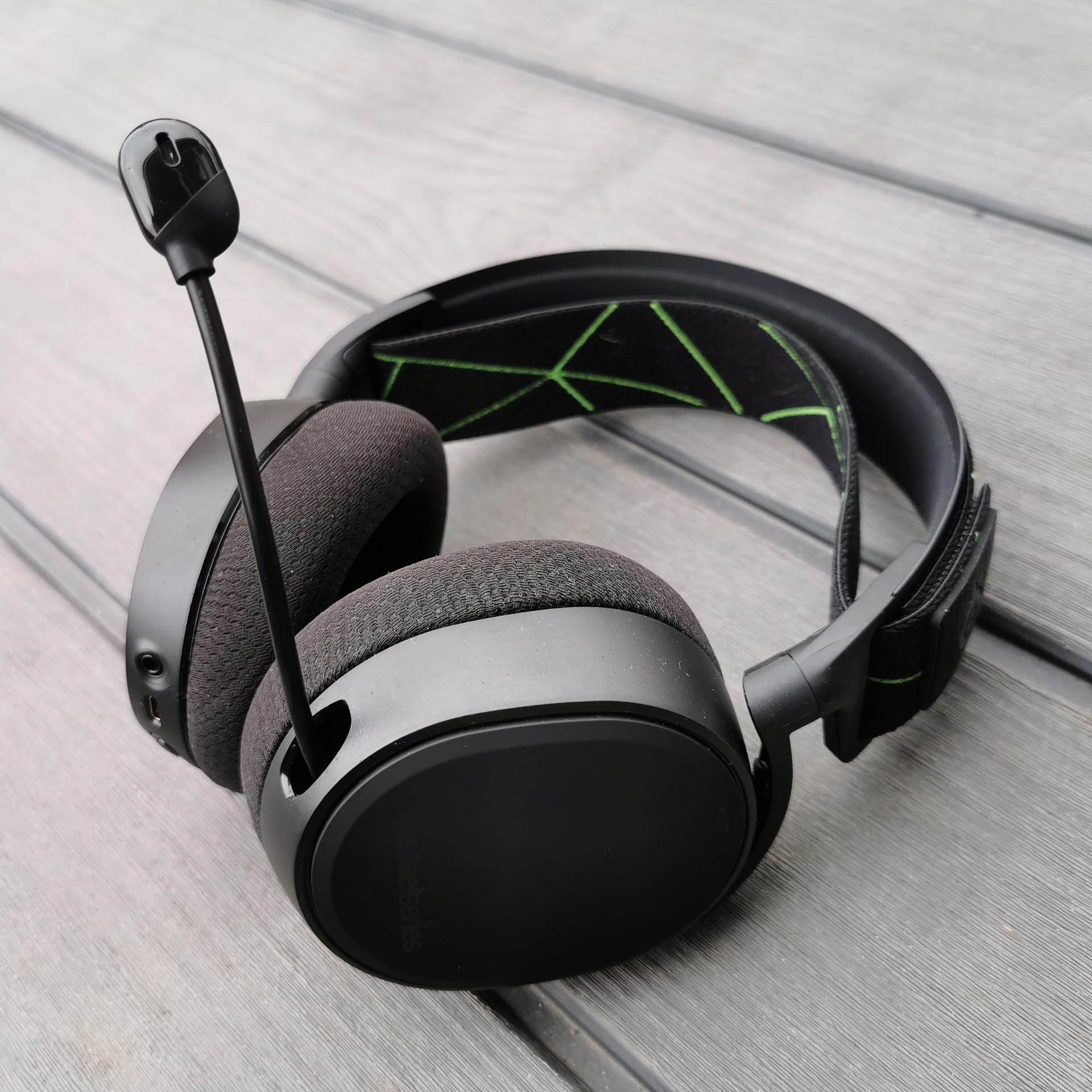 steelseries arctis 9x xbox series x steelseries arctis 9x xbox series x