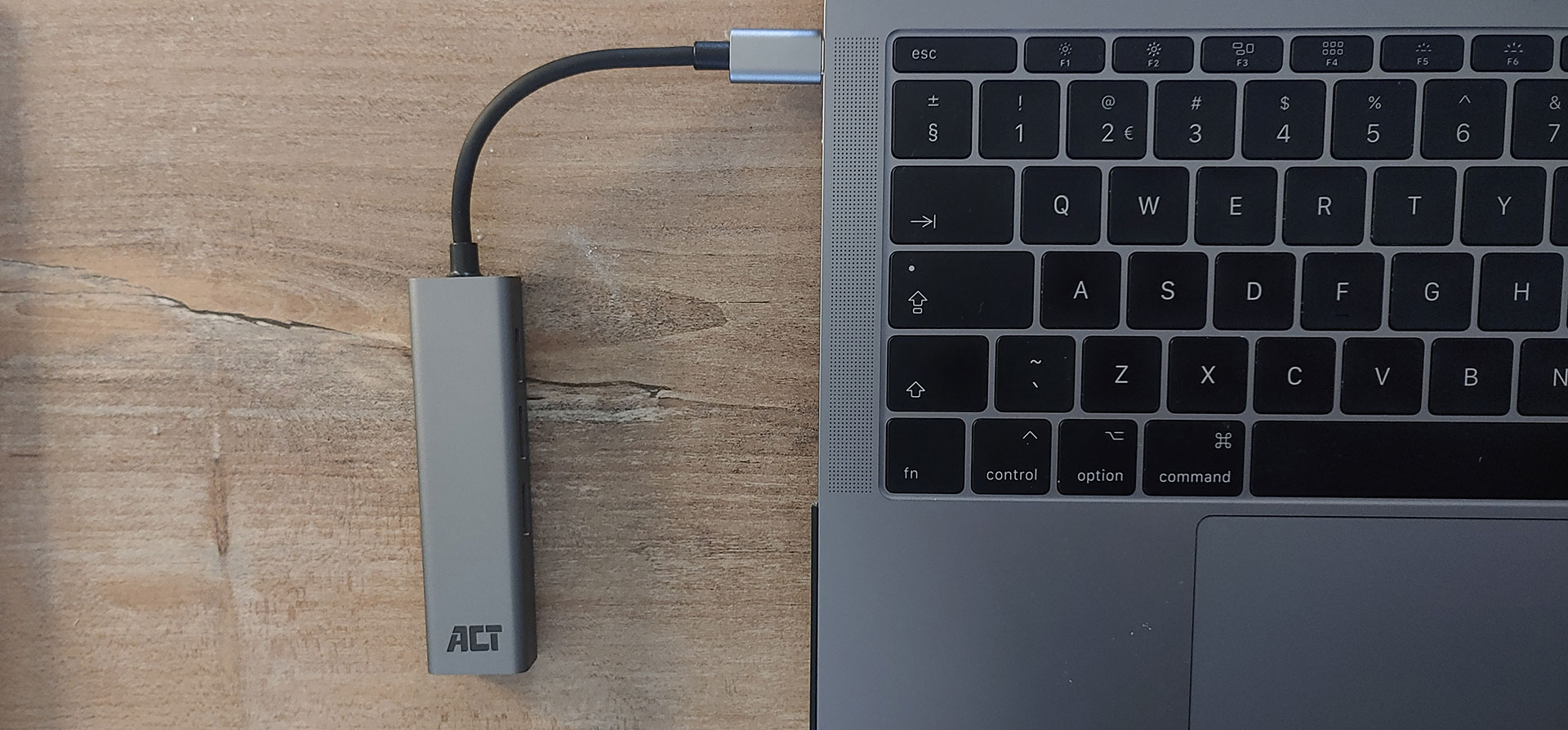 ACT USB-C Hub with Gigabit Ethernet AC7055 met de Apple MacBook Pro 13 2017