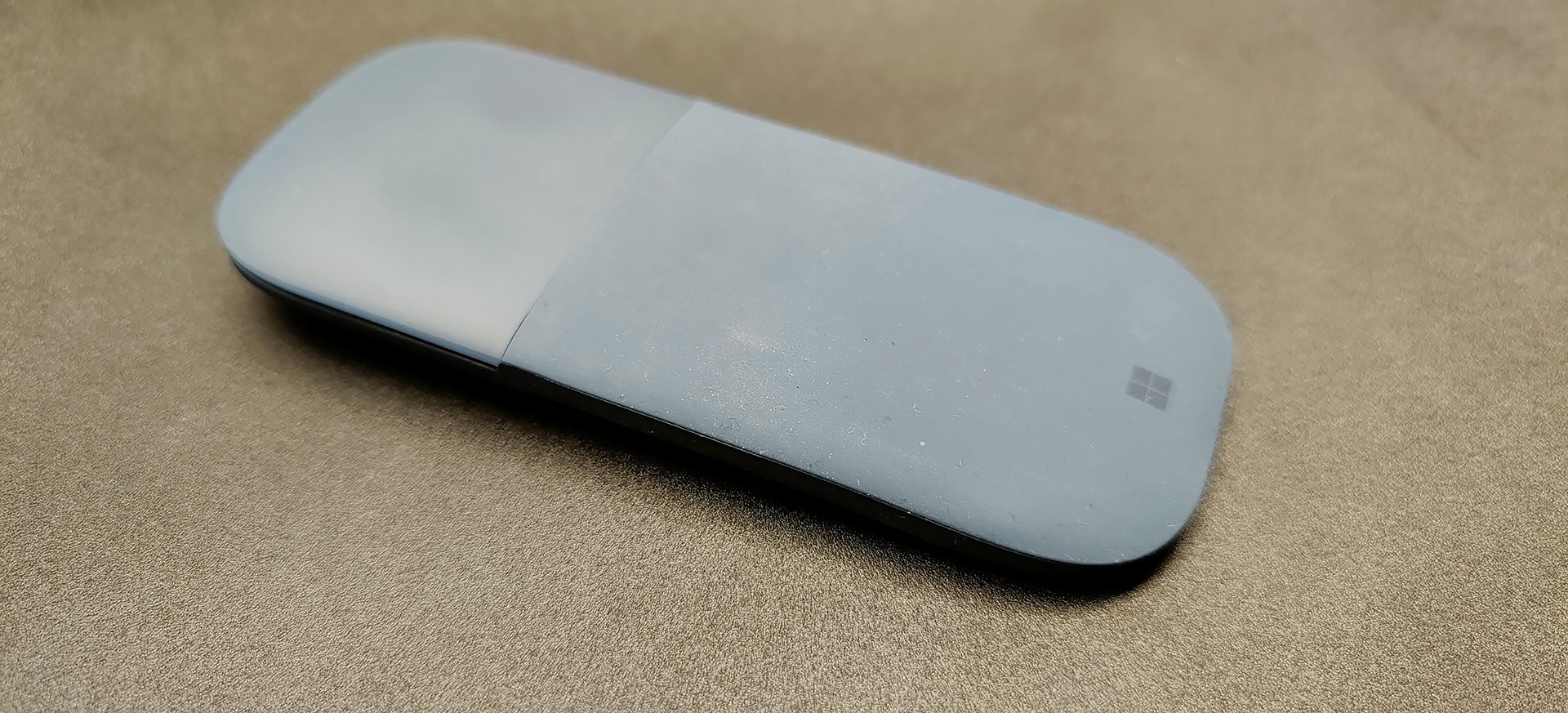 Microsoft Surface Arc Mouse uit