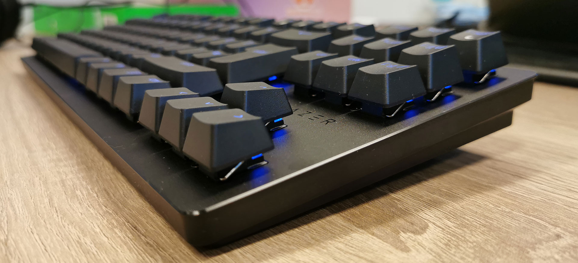 Razer Huntsman TE Zijkant