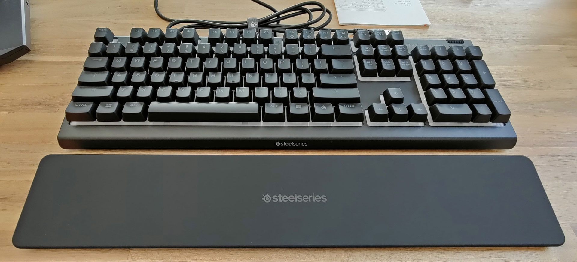 Steelseries Apex 3 Unboxing