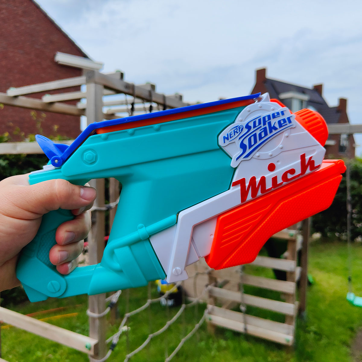 Dood in de wereld lip Ineenstorting Review: Nerf Super Soaker Splash Mouth waterpistool met 66% foutmarge! -  GadgetGear.nl