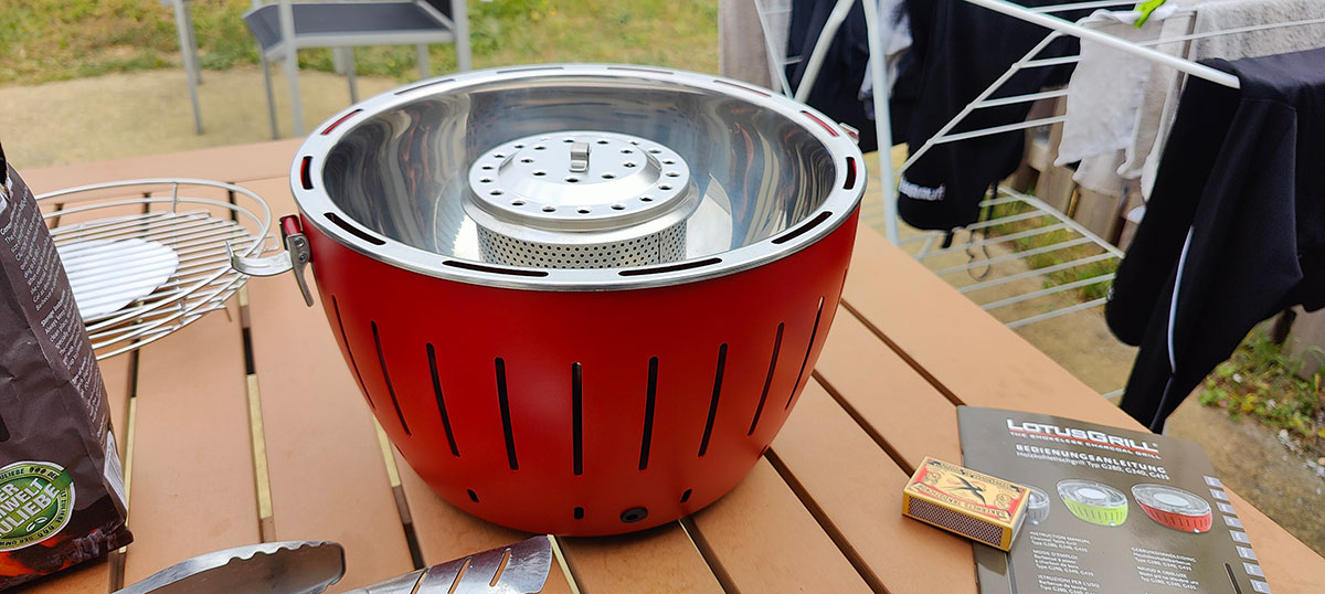 Heer Verandering Rafflesia Arnoldi Review: LotusGrill S (Mini) houtskool BBQ - GadgetGear.nl