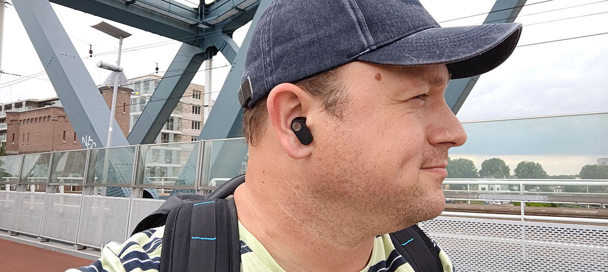 OnePlus Nord Buds in het oor