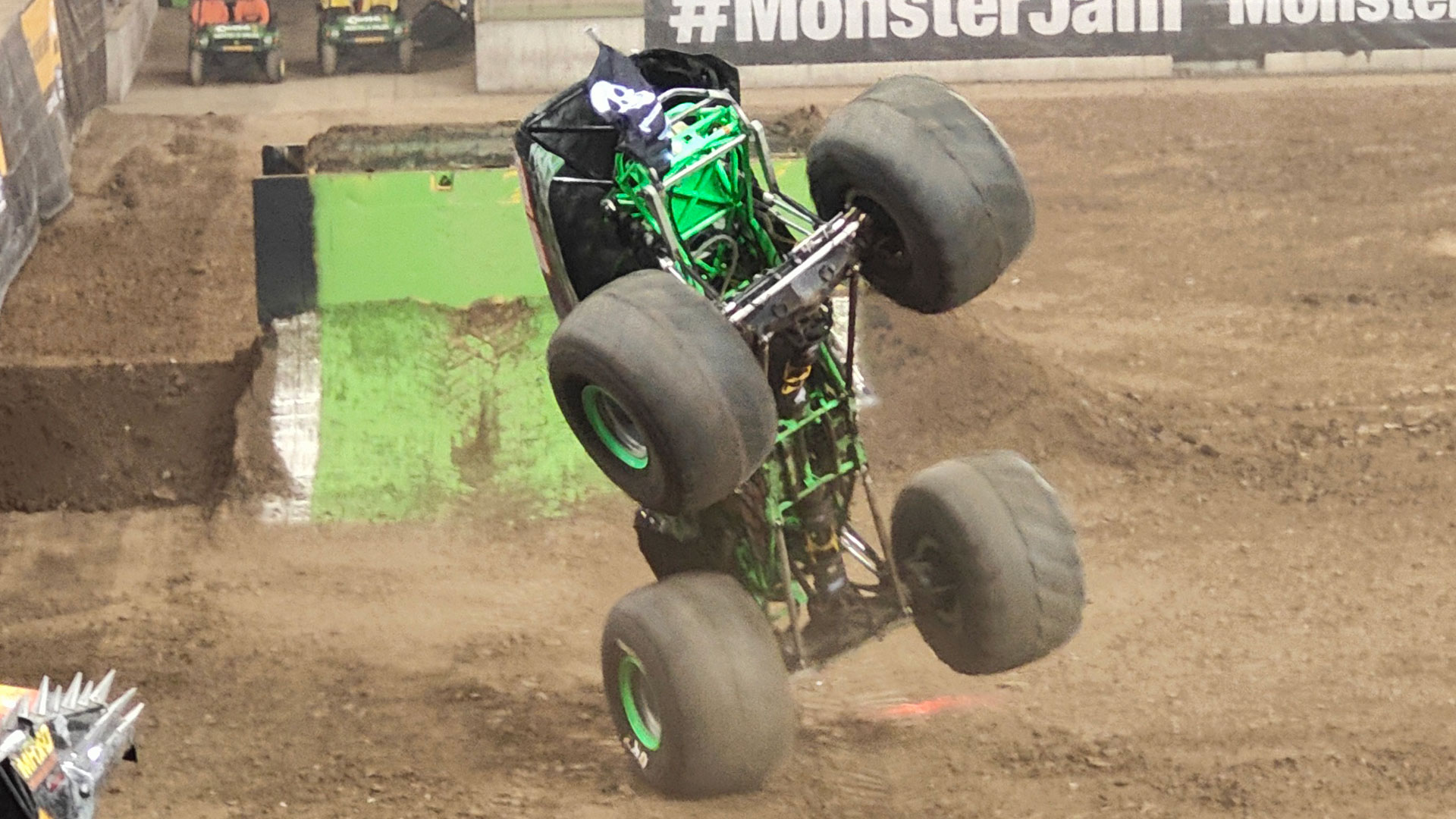 Monster Jam 2022 Grave Digger stunt