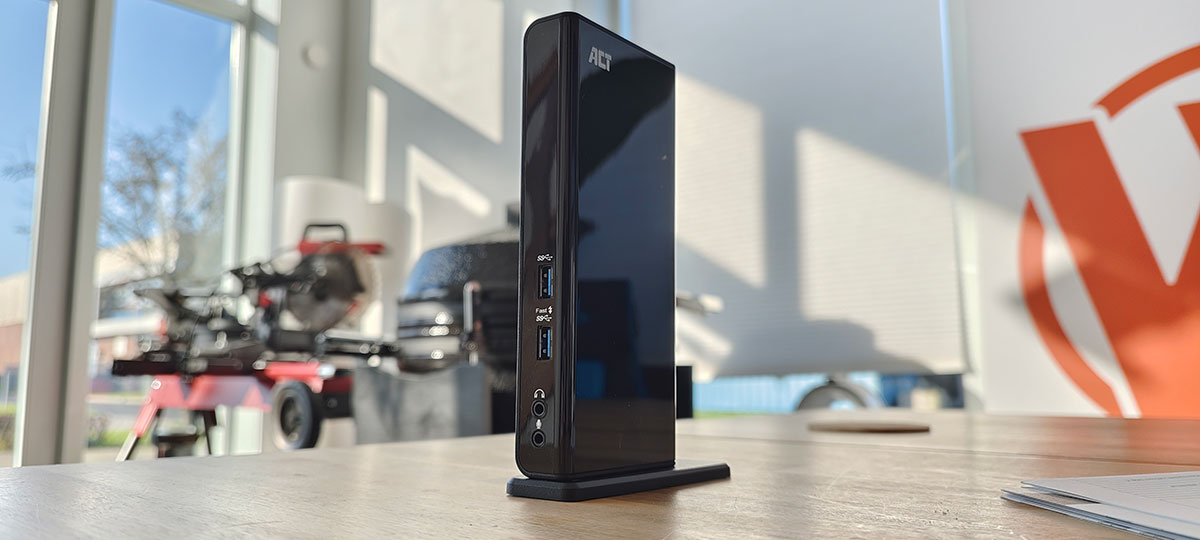 ACT AC7049 USB-C of USB-A Dual Monitor Docking Station aansluitingen voorop