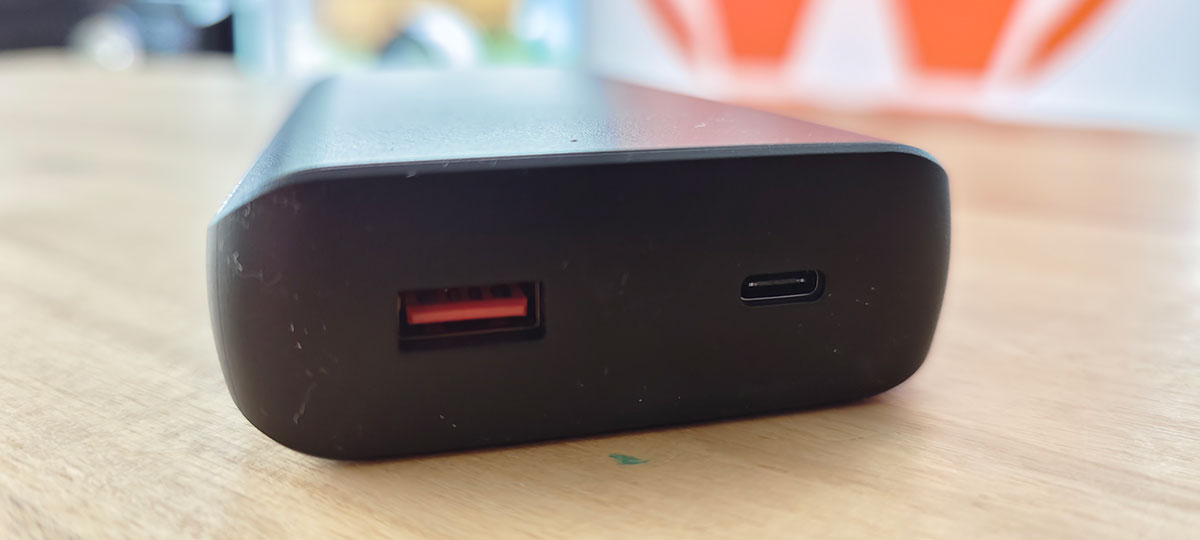 Trust Laro 65W USB-C Laptop Powerbank aansluitingen