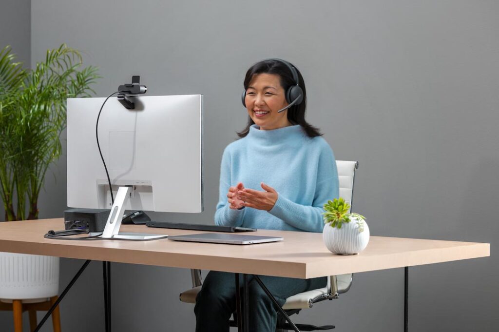 Logitech Zone Wireless 2 Moodshot