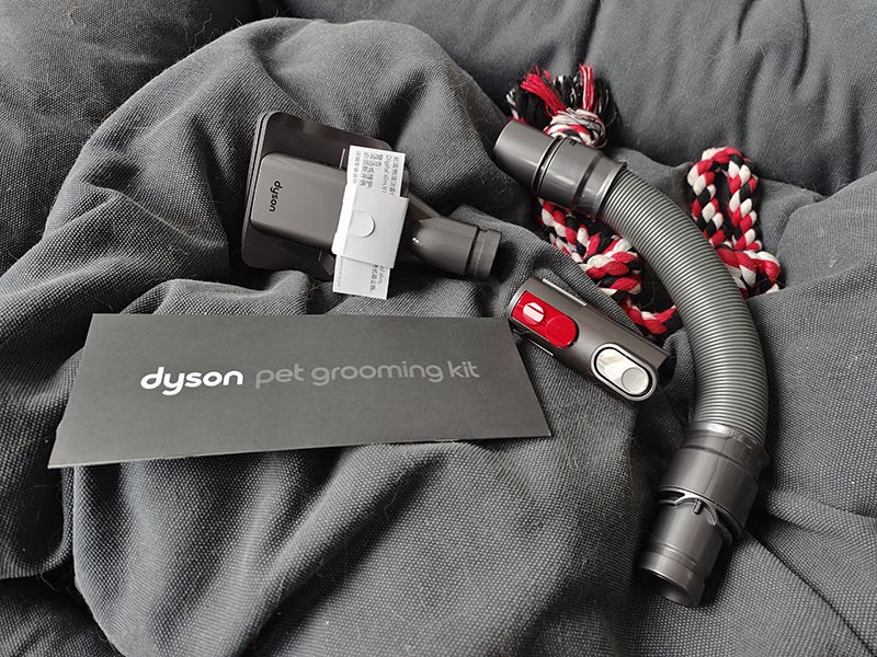 Dyson Pet Grooming Kit Uitgepakt