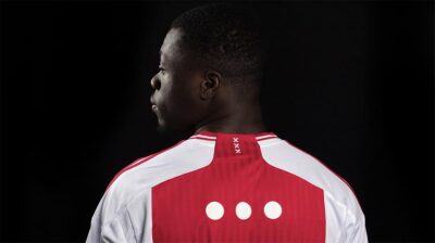 Ajax speler zonder naam