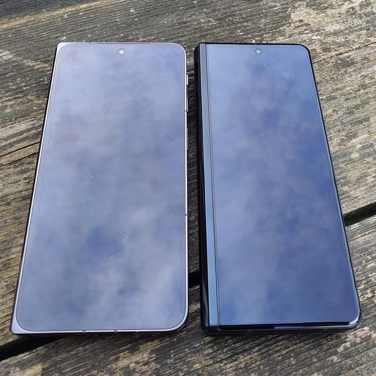 samsung galaxy z fold 3 vs oneplus open coverdisplays