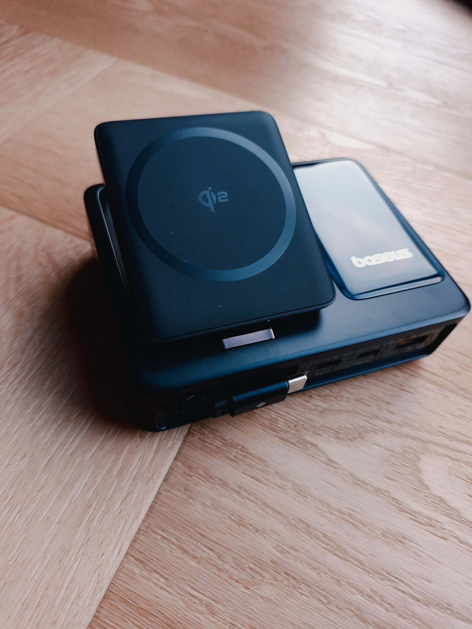 baseus-desktop-charger-magsafe