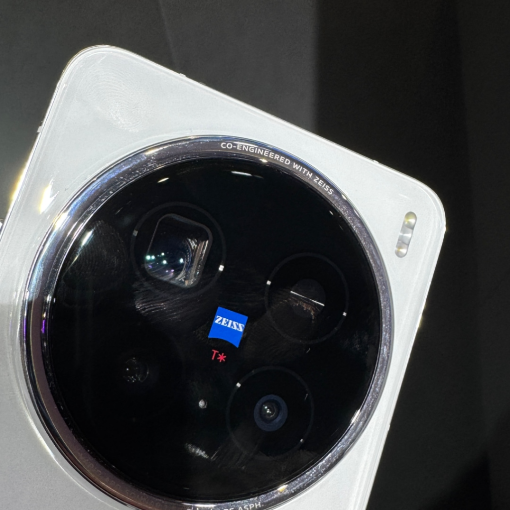 mwc2025 camera smartphones albert zeeman gadgetgear0002