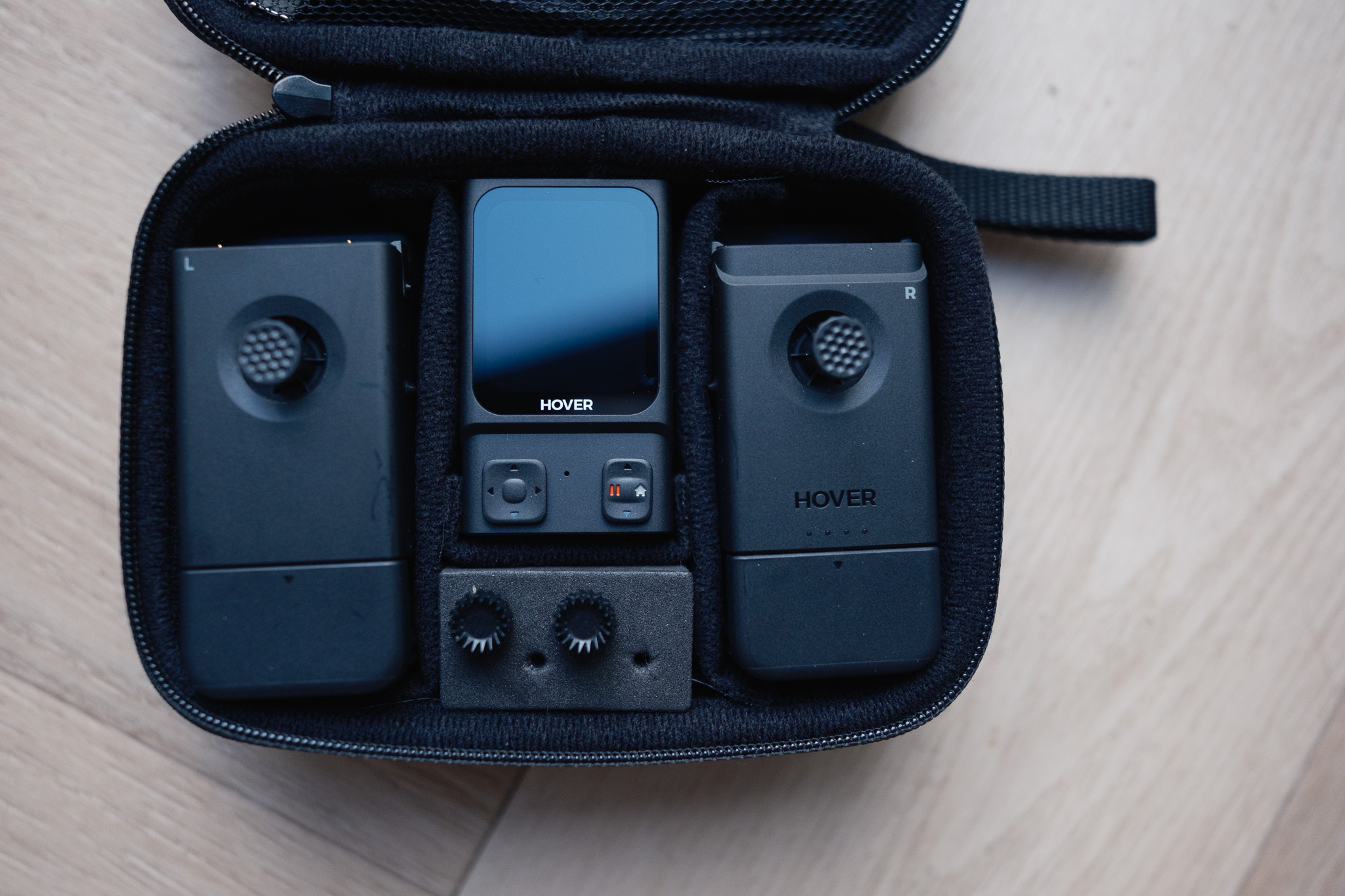 Unboxing HoverAir X1 Pro Max met accessoires