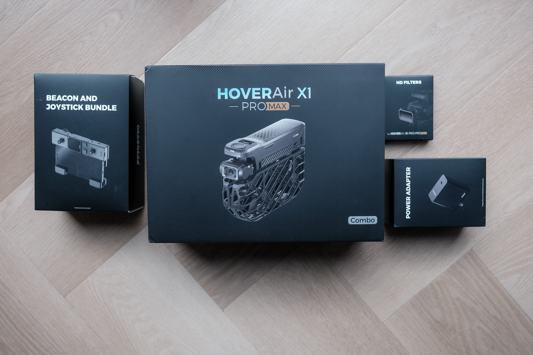 Unboxing HoverAir X1 Pro Max met accessoires