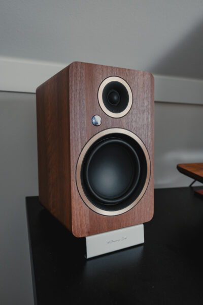 Argon Audio Fenris A5 actieve luidsprekers in walnootafwerking