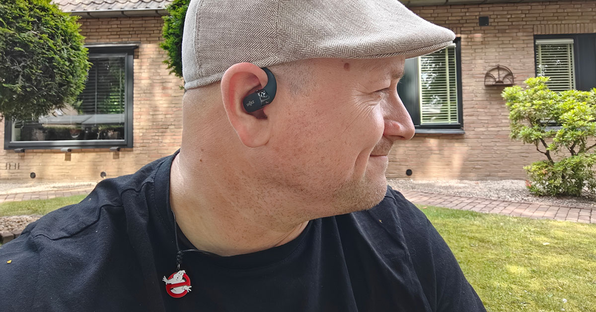 Arjan draagt de Shokz OpenFit 2 Plus