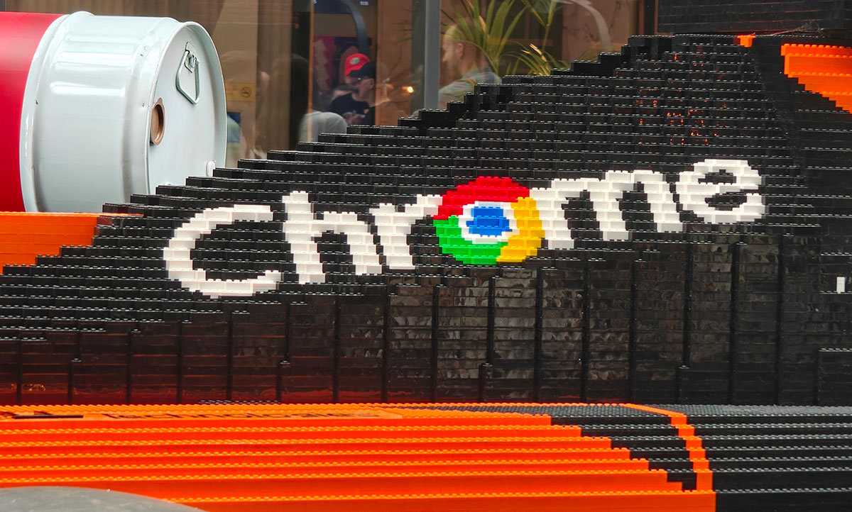 LEGO McLaren F1 sponsor Chrome