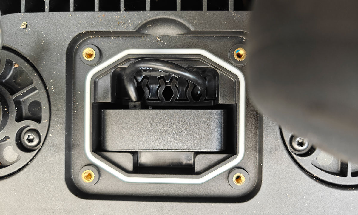 Navimow i108E met Navimow Access Plus module