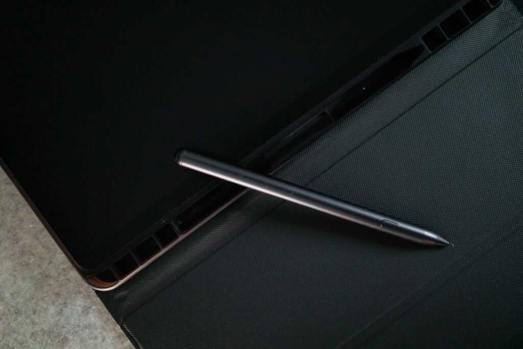 Huion Kamvas Slate 11 tekentablet in gebruik