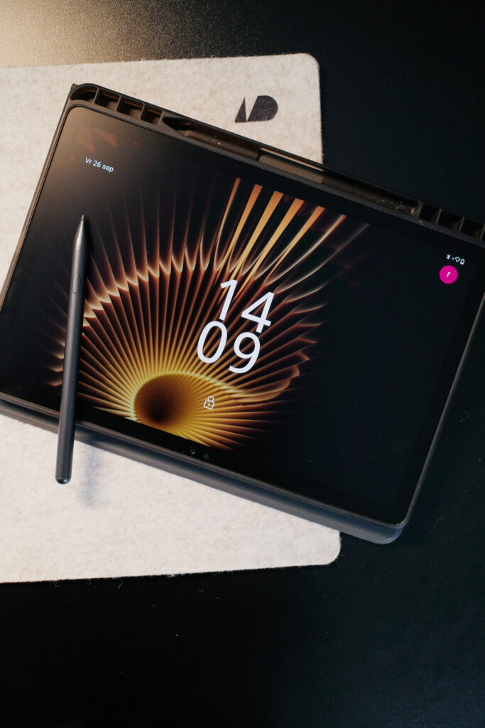 Huion Kamvas Slate 11 tekentablet in gebruik