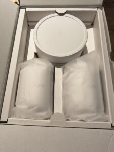 eufyCam C35 set met HomeBase Mini en camera’s tijdens unboxing