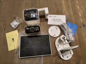 Installatiemateriaal en accessoires van de Tapo C645D Kit