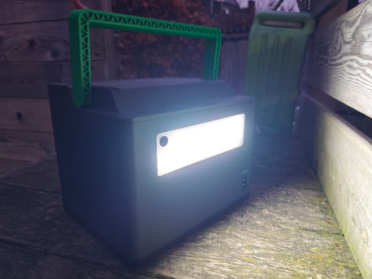 Schneider Electric OffGrid 730 LED bar aan