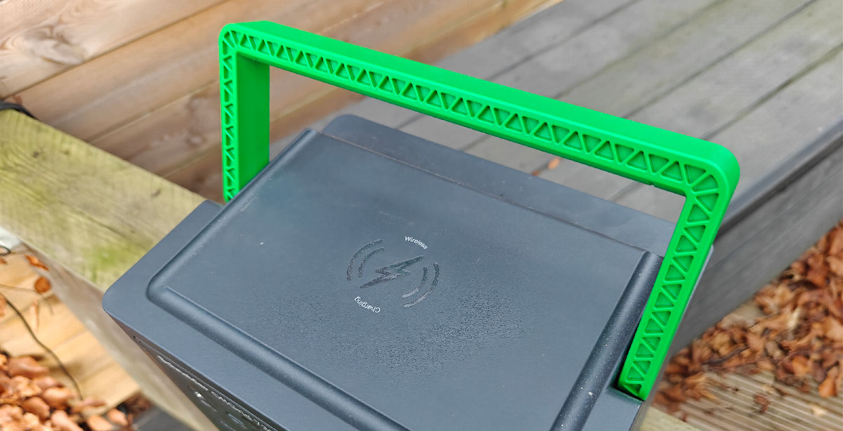 Schneider Electric OffGrid 730 Qi lader en handvat